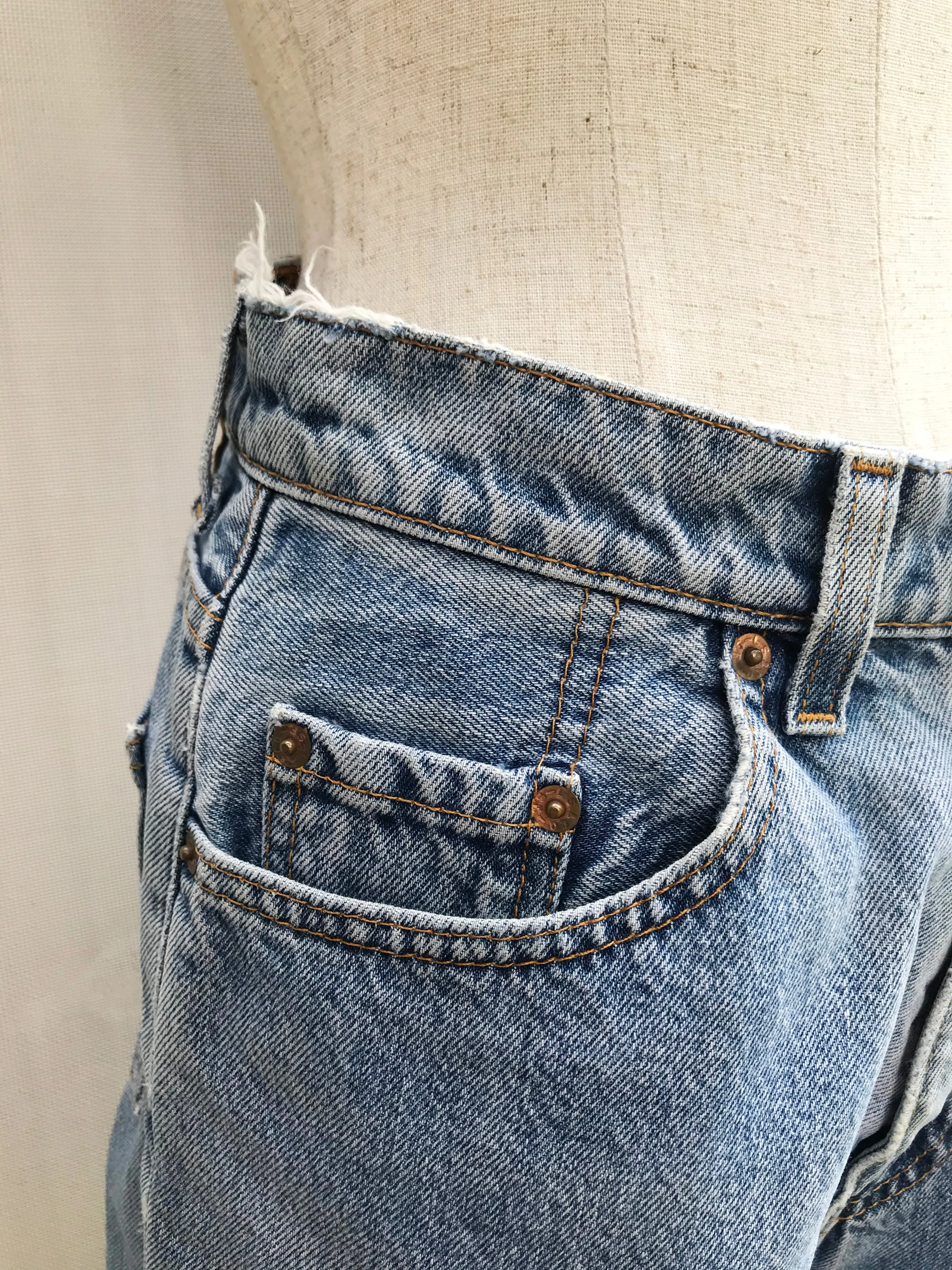 80s Classic Levi Strauss High Rise Acid-Wash Cropped Denim Shorts