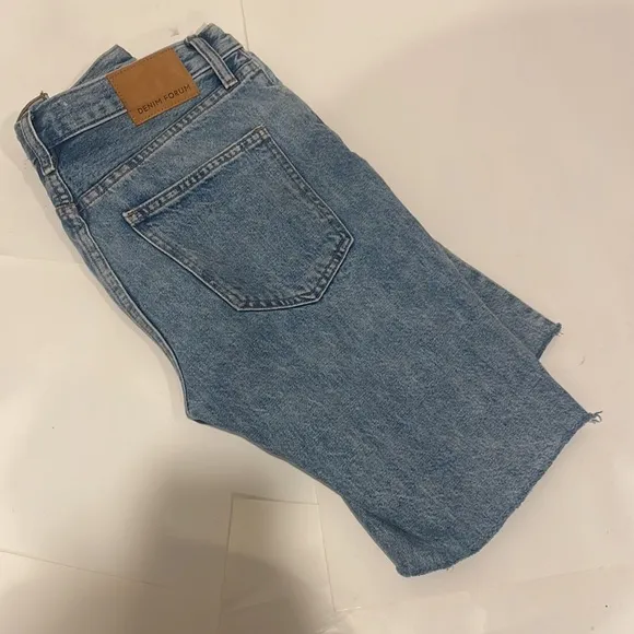 Aritizia NWT Loose Long Shorts