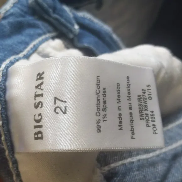 BIG STAR denim cut-off frayed distressed denim jean shorts sz 27 The Buckle EUC