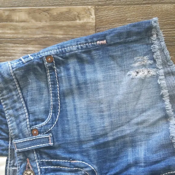 BIG STAR denim cut-off frayed distressed denim jean shorts sz 27 The Buckle EUC