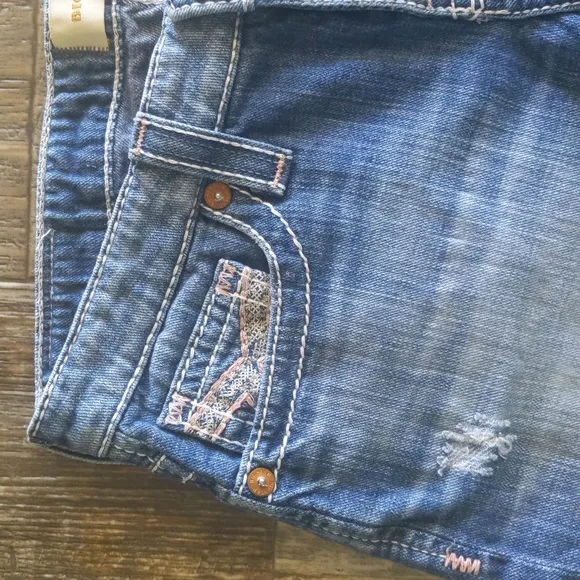 BIG STAR denim cut-off frayed distressed denim jean shorts sz 27 The Buckle EUC