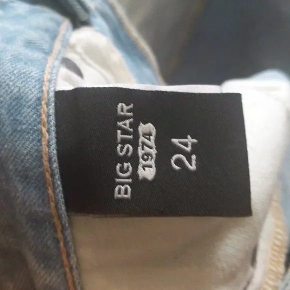 BIG STAR denim cut-off style frayed distressed denim jean shorts sz24 The Buckle
