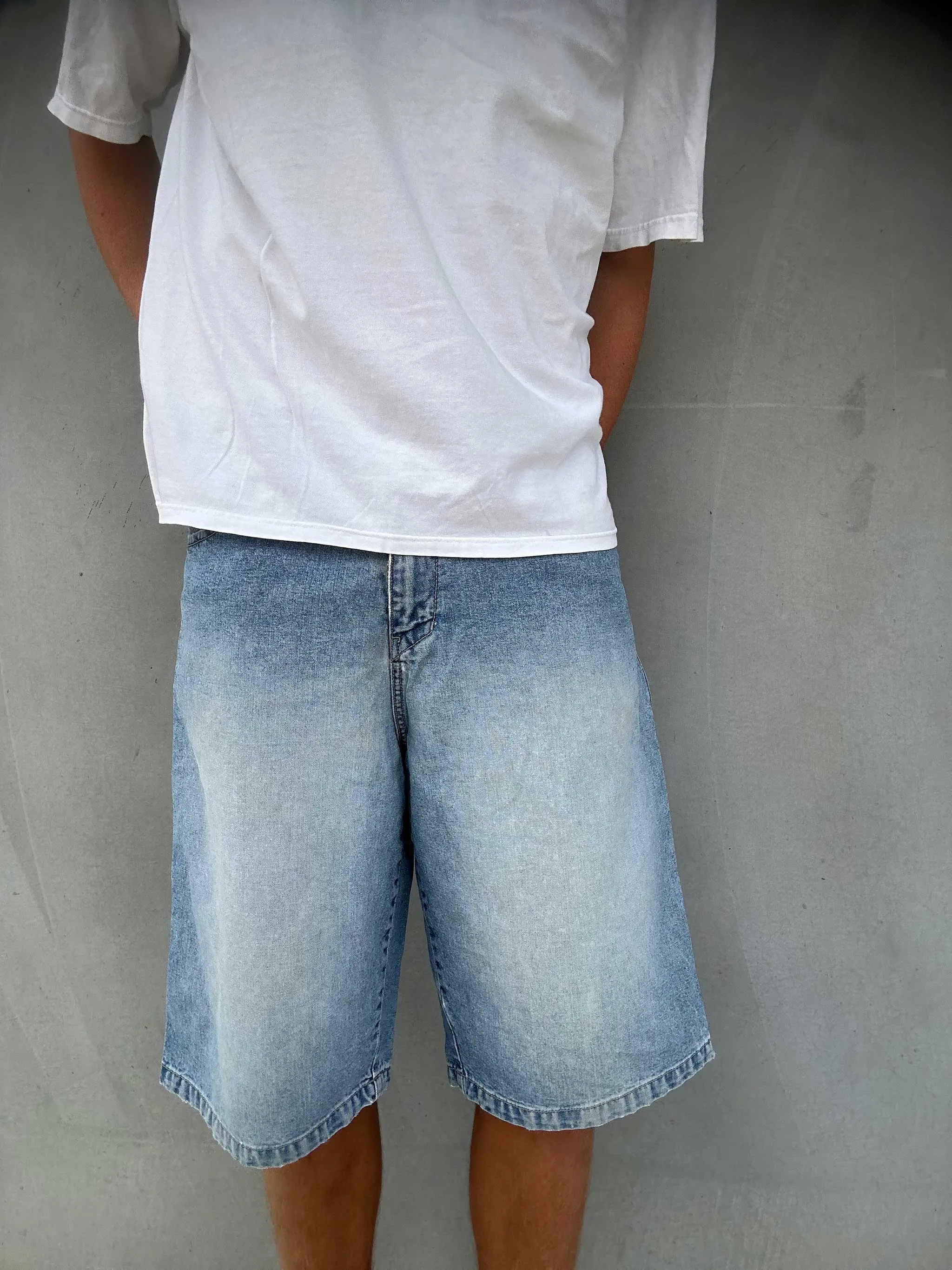 BILLABONG SHORTS 32