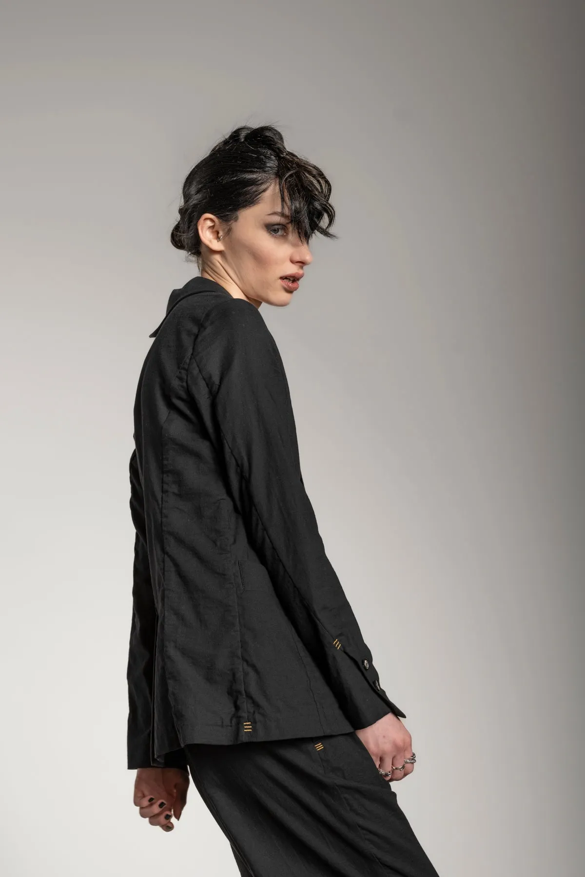 eigensinnig wien | Christie | Edler, schwarzer Designer Kurzblazer für Damen