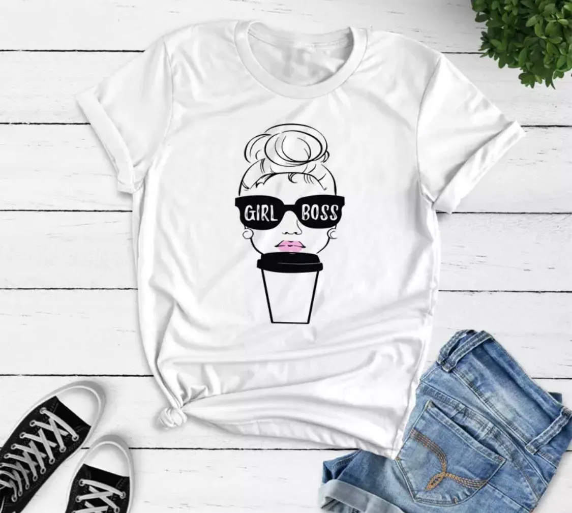 Girlboss | T-shirt | Coffee ~ Messy bun