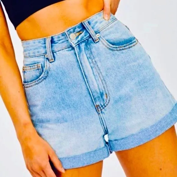 GITANO Vintage 90’s High Waisted Jean Shorts.