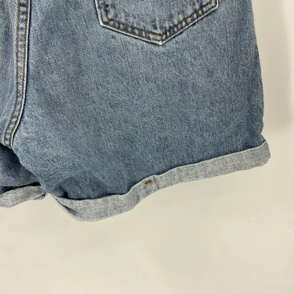Guess vintage, y2k high-rise cuffed hemline denim shorts 30