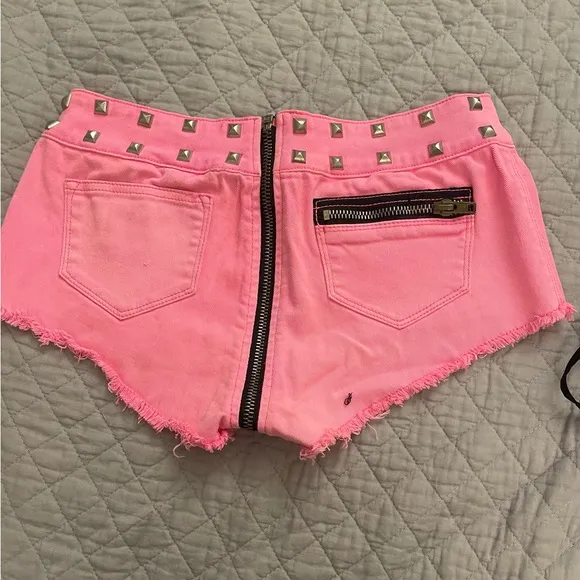 Hot Neon pink studded shorts zippered all the way down! RARE AND UNIQUE!😻