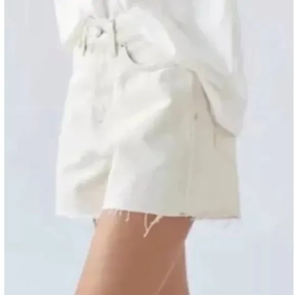 House of Harlow High Rise Mom Short Cream Raw Hem Shorts Women’s Size 30