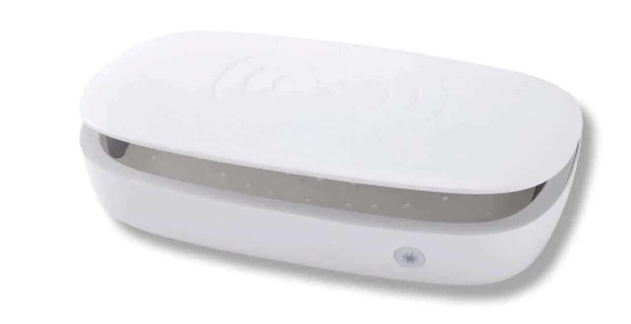 La Luna UV Portable Sanitizer & Charging Case