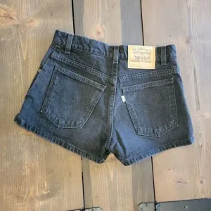 Levi’s 912 vintage white tab black shorts USA sz 5