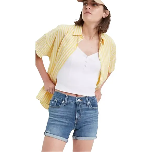 LEVI’S CLASSIC DENIM JEAN STRETCH MID-RISE CUFFED SHORTS **NWT**