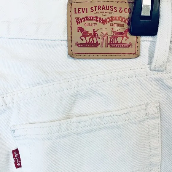 Levi’s Wedgie Icon Fit Distressed Vintage Chalk Off White Ankle Jeans Size 25