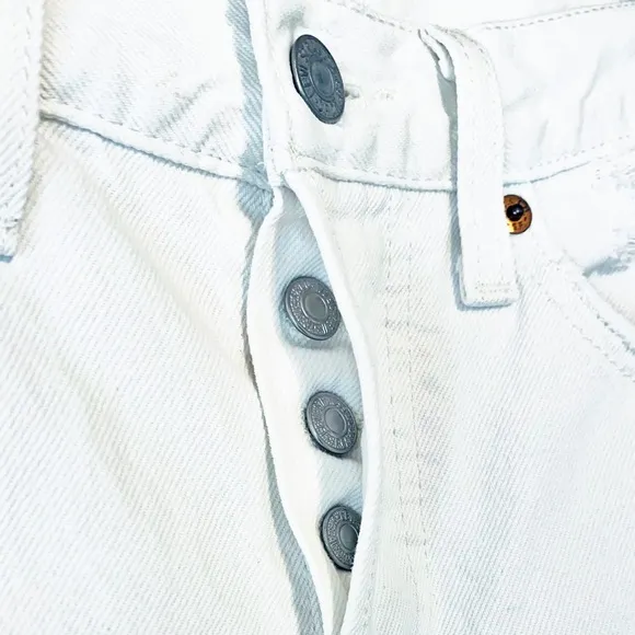 Levi’s Wedgie Icon Fit Distressed Vintage Chalk Off White Ankle Jeans Size 25