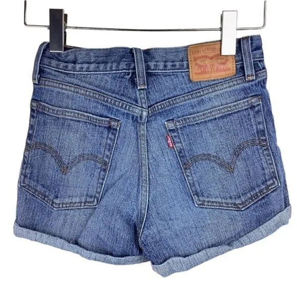 LEVI’S WEDGIE WHITE OAK CONE VINTAGE STYLE JEANS SHORTS