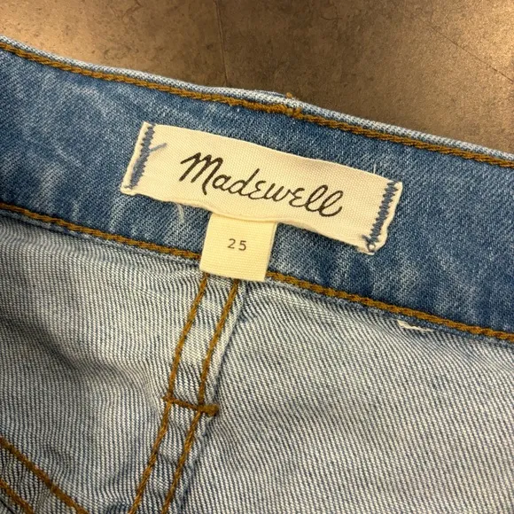 MADEWELL High-Rise Denim Shorts: Button-Front Edition 25 H6543