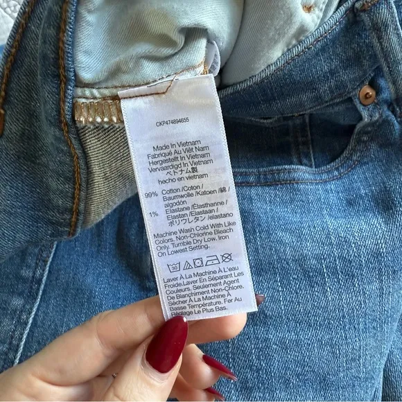 Madewell - Tall Kick Out Crop Jeans - Cherryville Wash