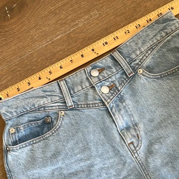 Madewell The Momjean Short in Essen Wash: Yoke Edition size 29