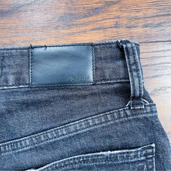 Madewell • The Perfect Vintage Jean in Sumner Wash faded black ankle high rise