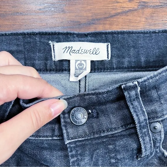 Madewell • The Perfect Vintage Jean in Sumner Wash faded black ankle high rise