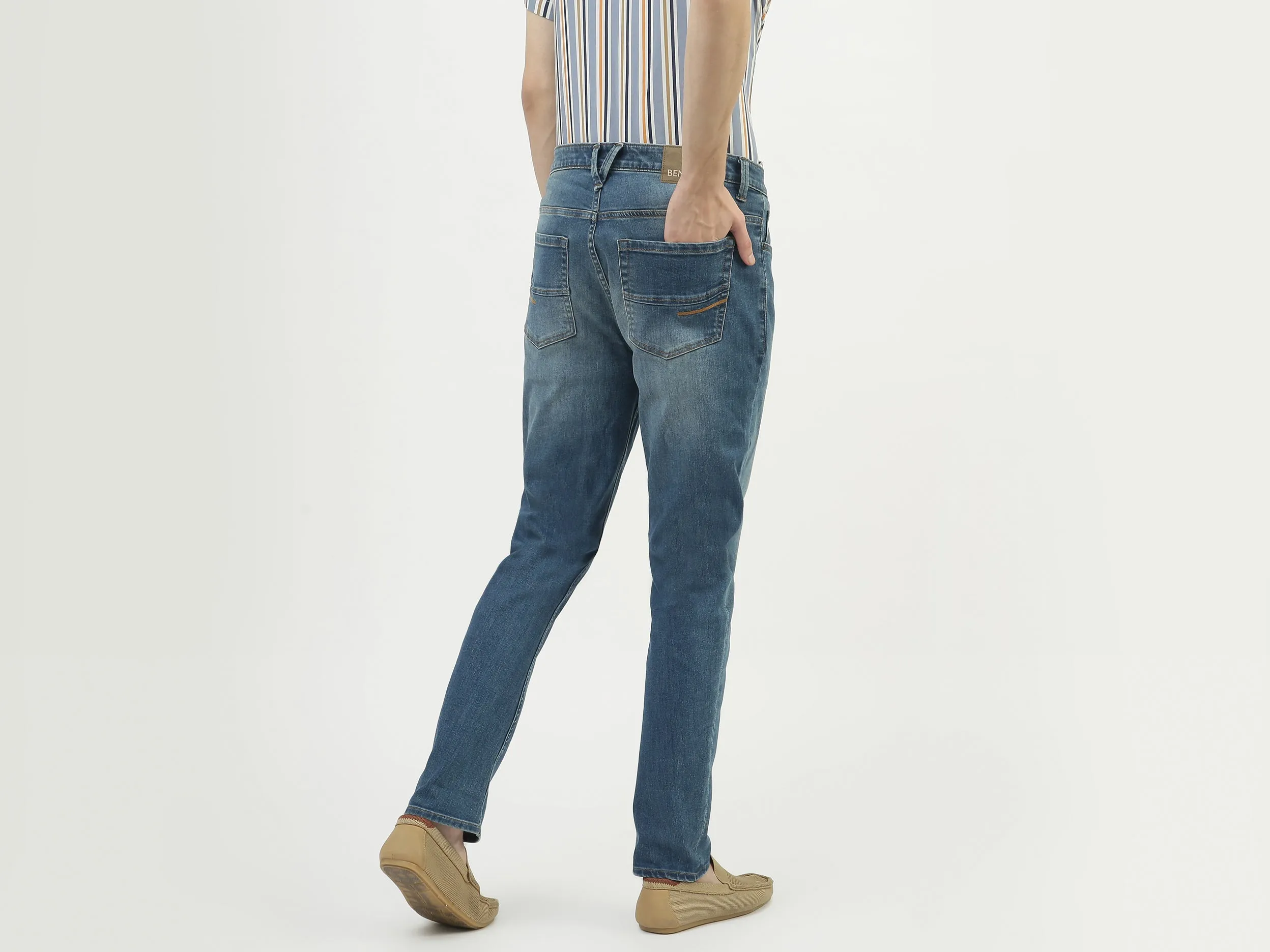 Men Solid Carrot Fit Jeans