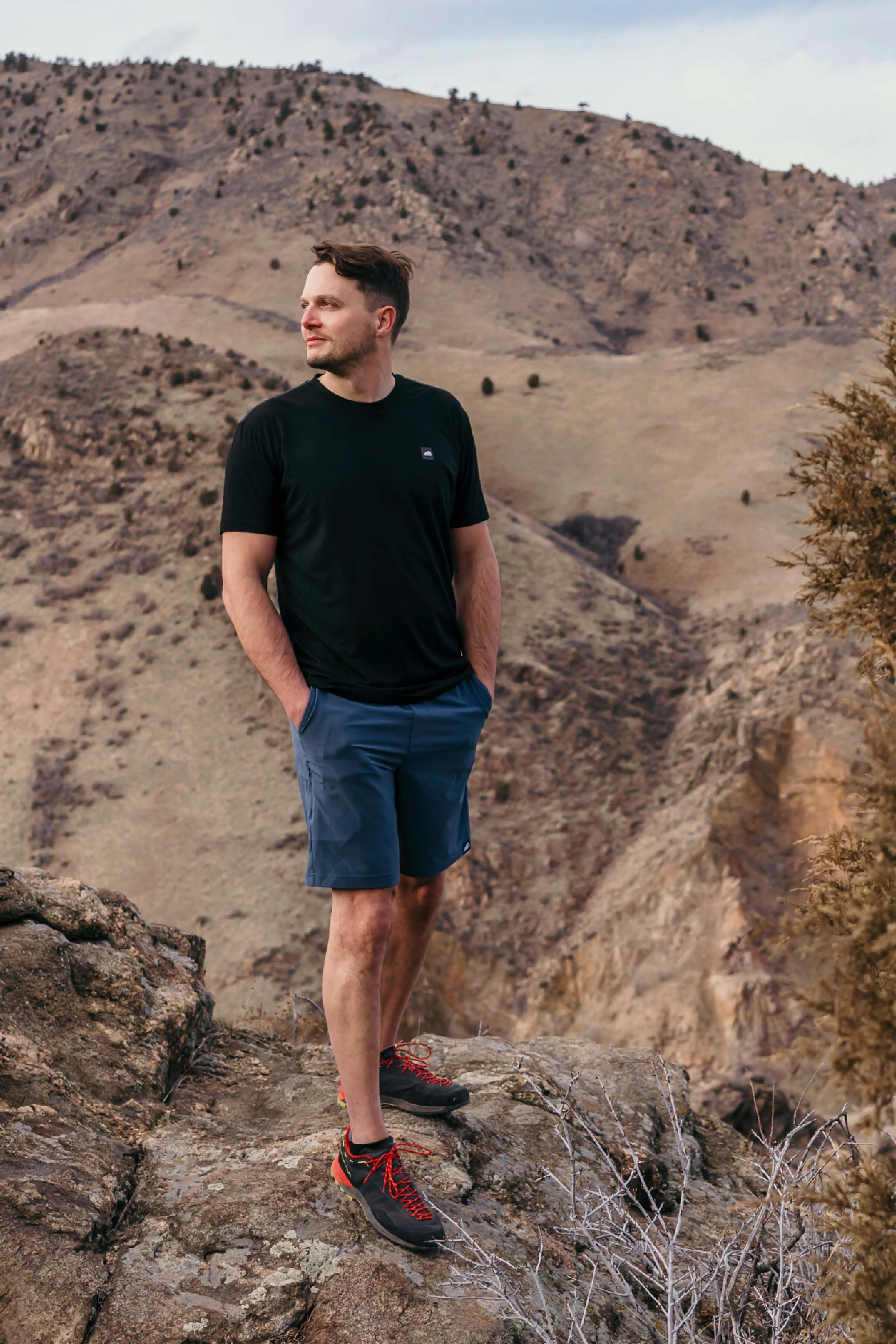 Men's Graphic Traverse Tek Tee