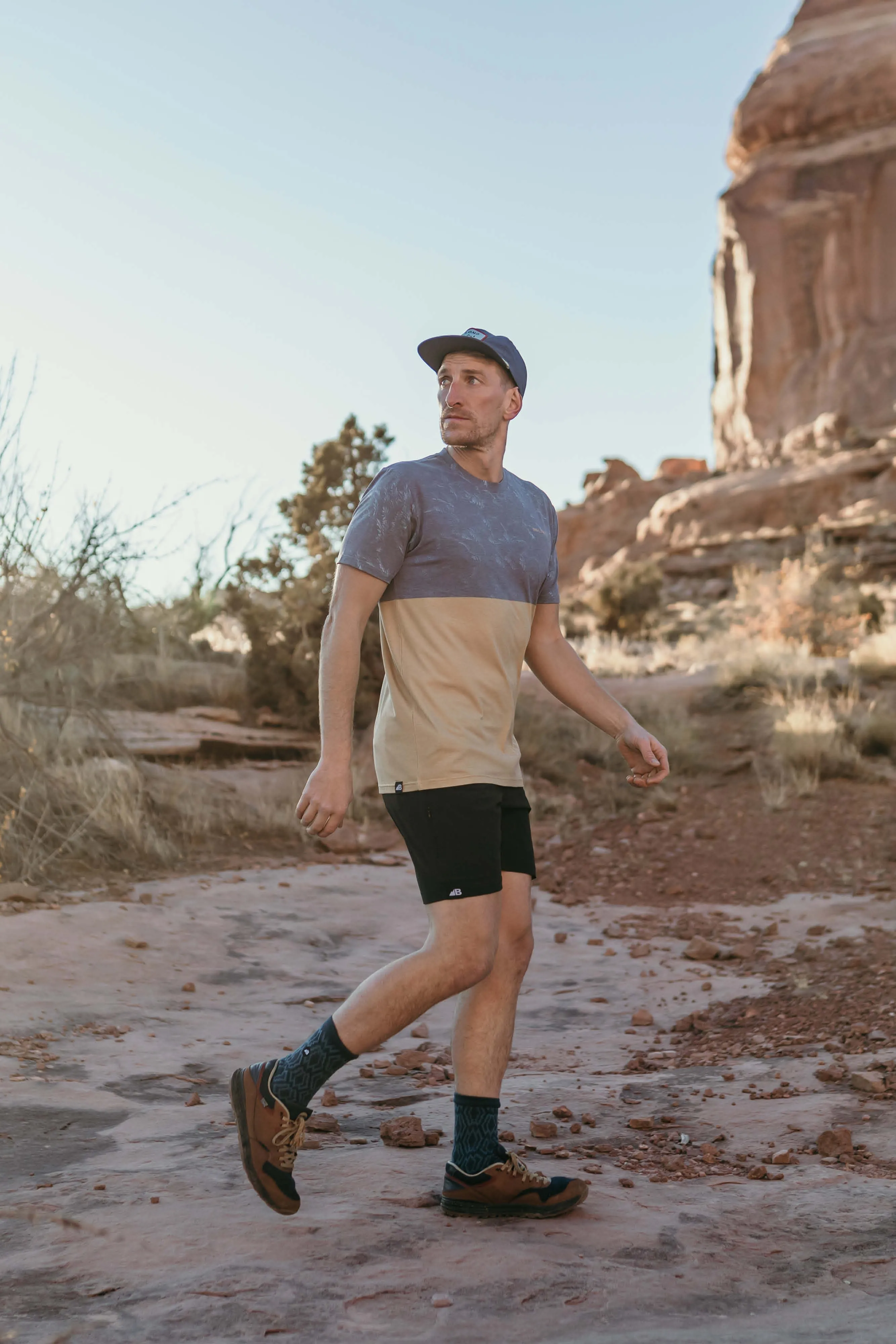 Men's Graphic Traverse Tek Tee