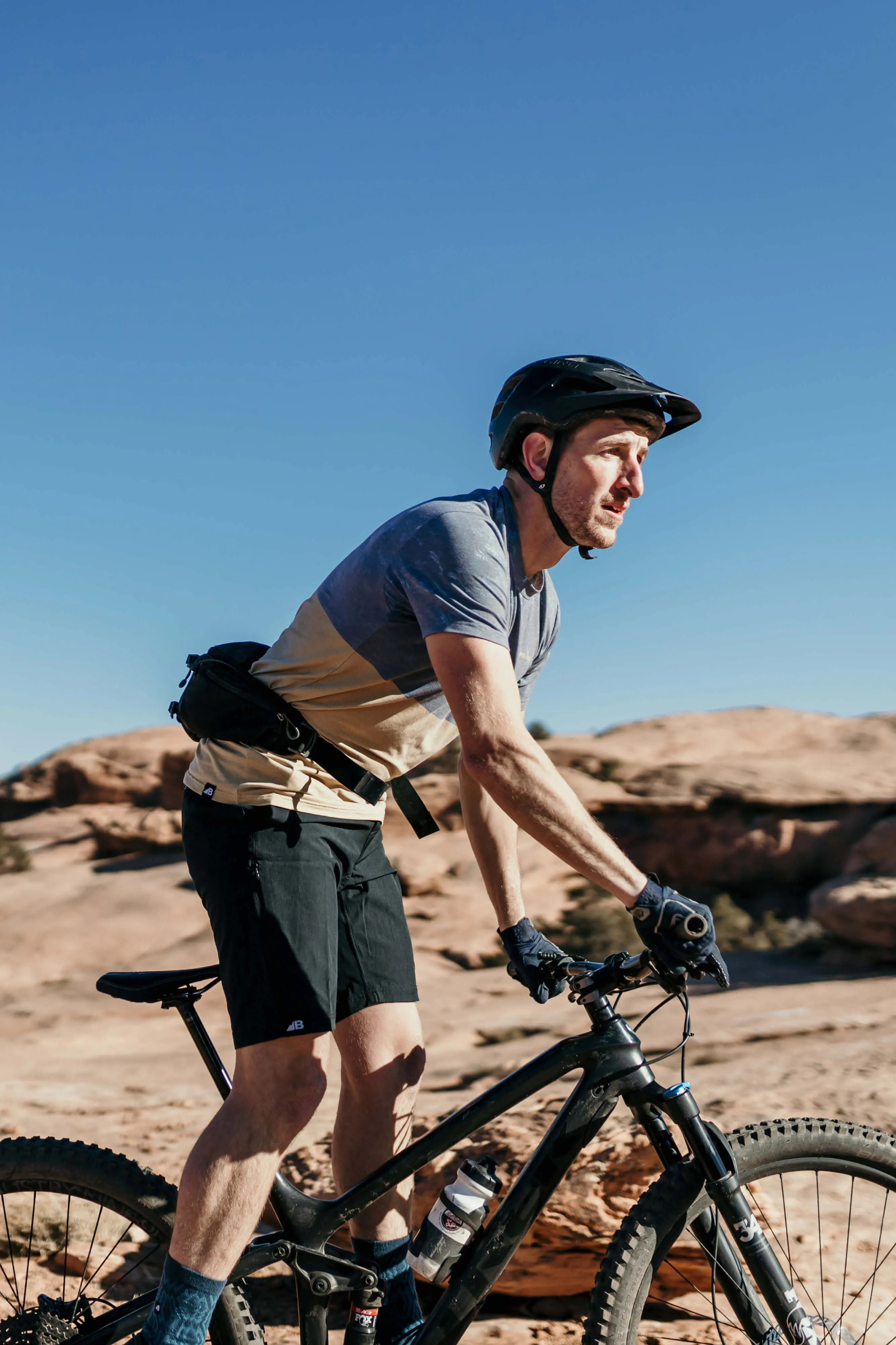 Men's Graphic Traverse Tek Tee