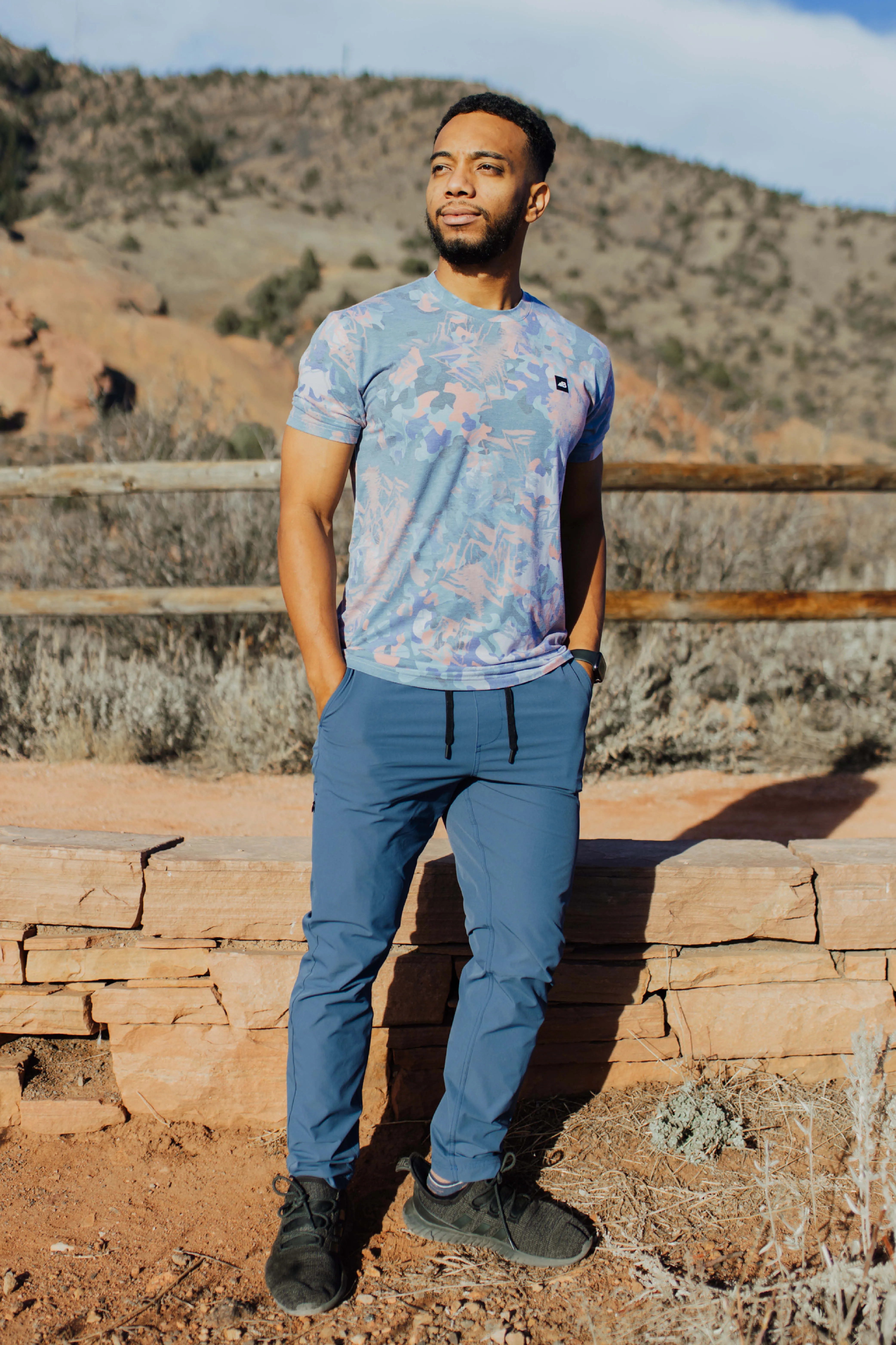 Men's Graphic Traverse Tek Tee