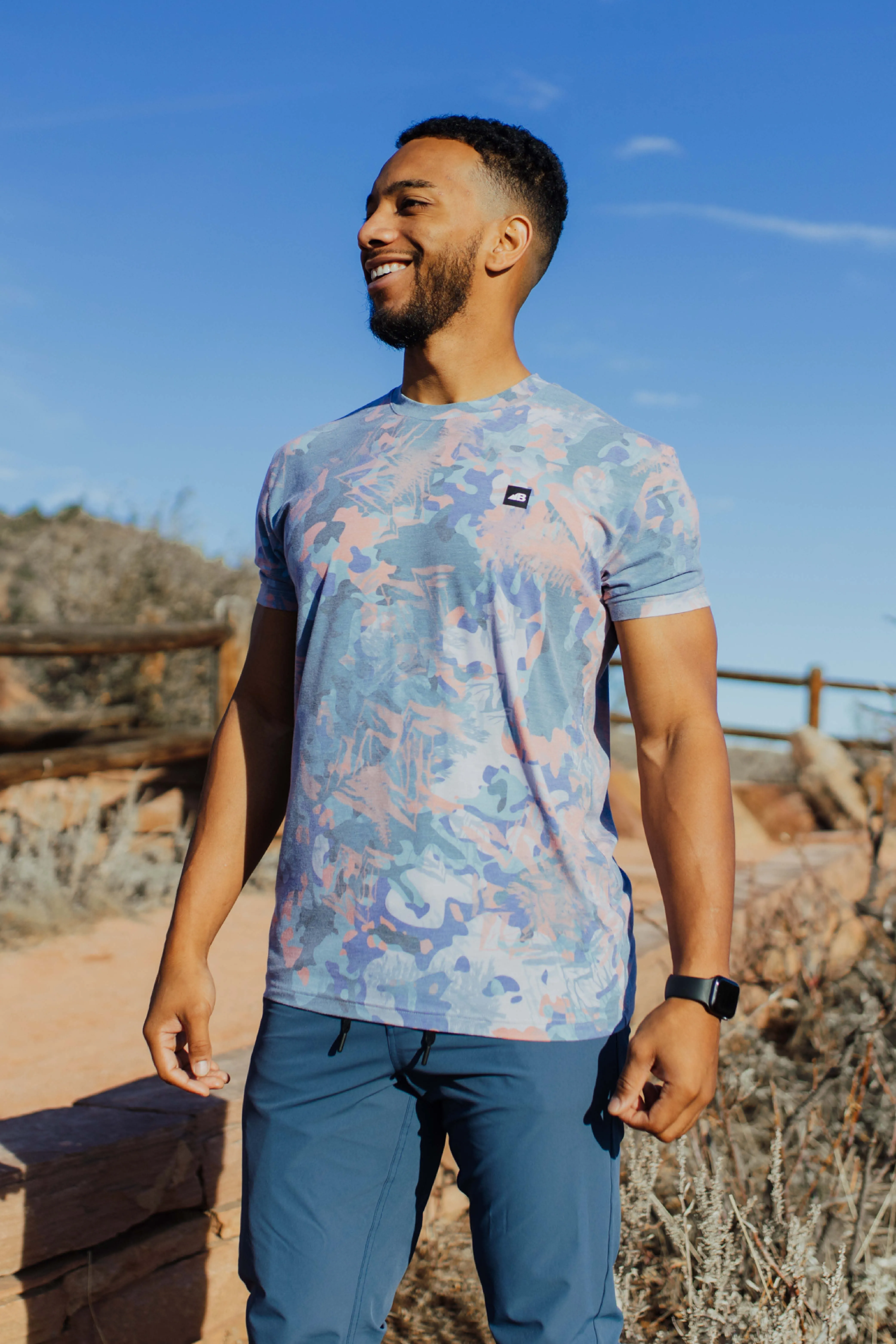 Men's Graphic Traverse Tek Tee