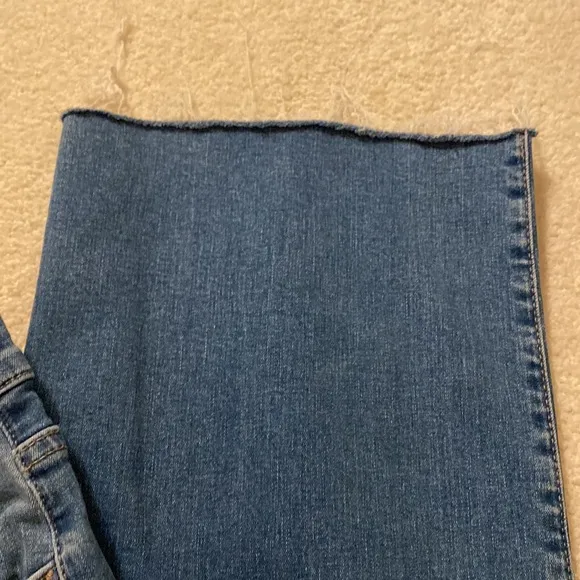 NWOT joes jeans, stretch size 31, raw hem