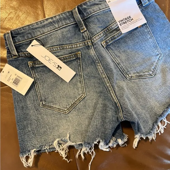 NWT !! Joes Jeans cut off shorts. Ozzie. NWT !!! Sz 25 -4 inch inseam