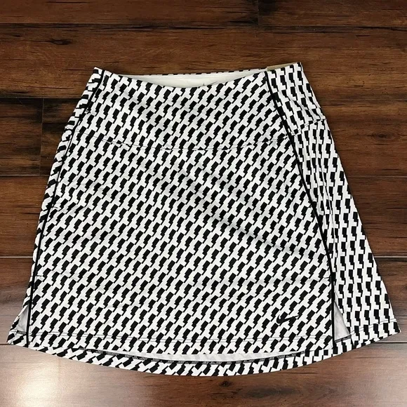 NWT - Nike Dri-FIT UV Victory Printed Golf Skort - Size XS