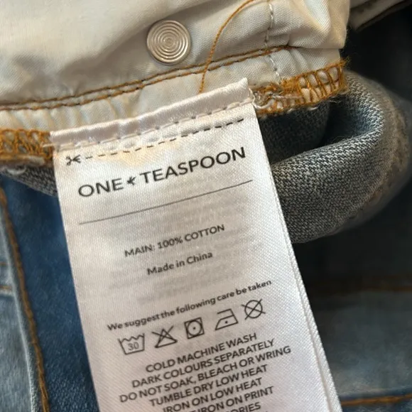 NWT One Teaspoon Bandits Low Waist Denim Shorts - Hendrixe Blue size 32