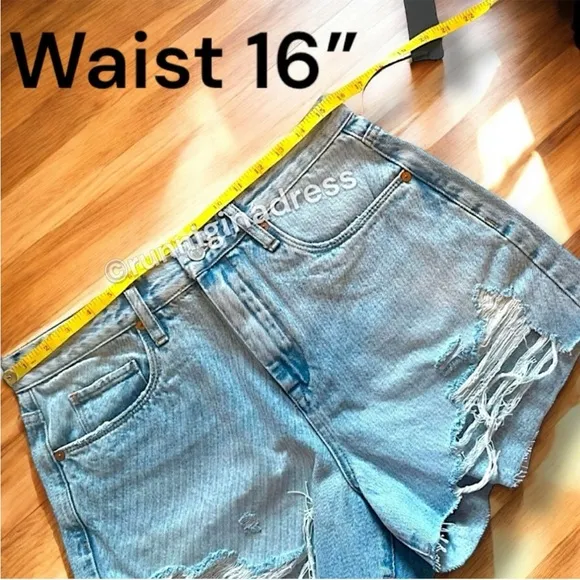 NWT Revolve Blank NYC The Barrow Vintage High-Rise Light Wash Distressed Shorts