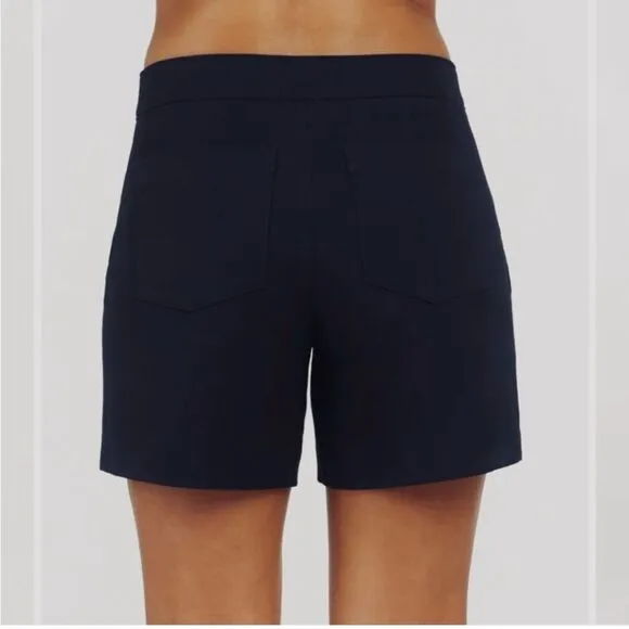 NWT Spanx On-the-Go Shorts Polished Pull On Stretch 6&quot; in Classic Black Size S