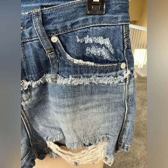 NWT Women’s Blank NYC The Essex Classic Cut-Off Jean Shorts Size 26 #225