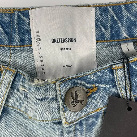 One teaspoon- Kansas Denim Wash High Waist 80’s style Jean Shorts size 24