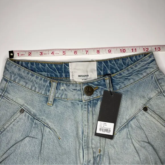 One teaspoon- Kansas Denim Wash High Waist 80’s style Jean Shorts size 24