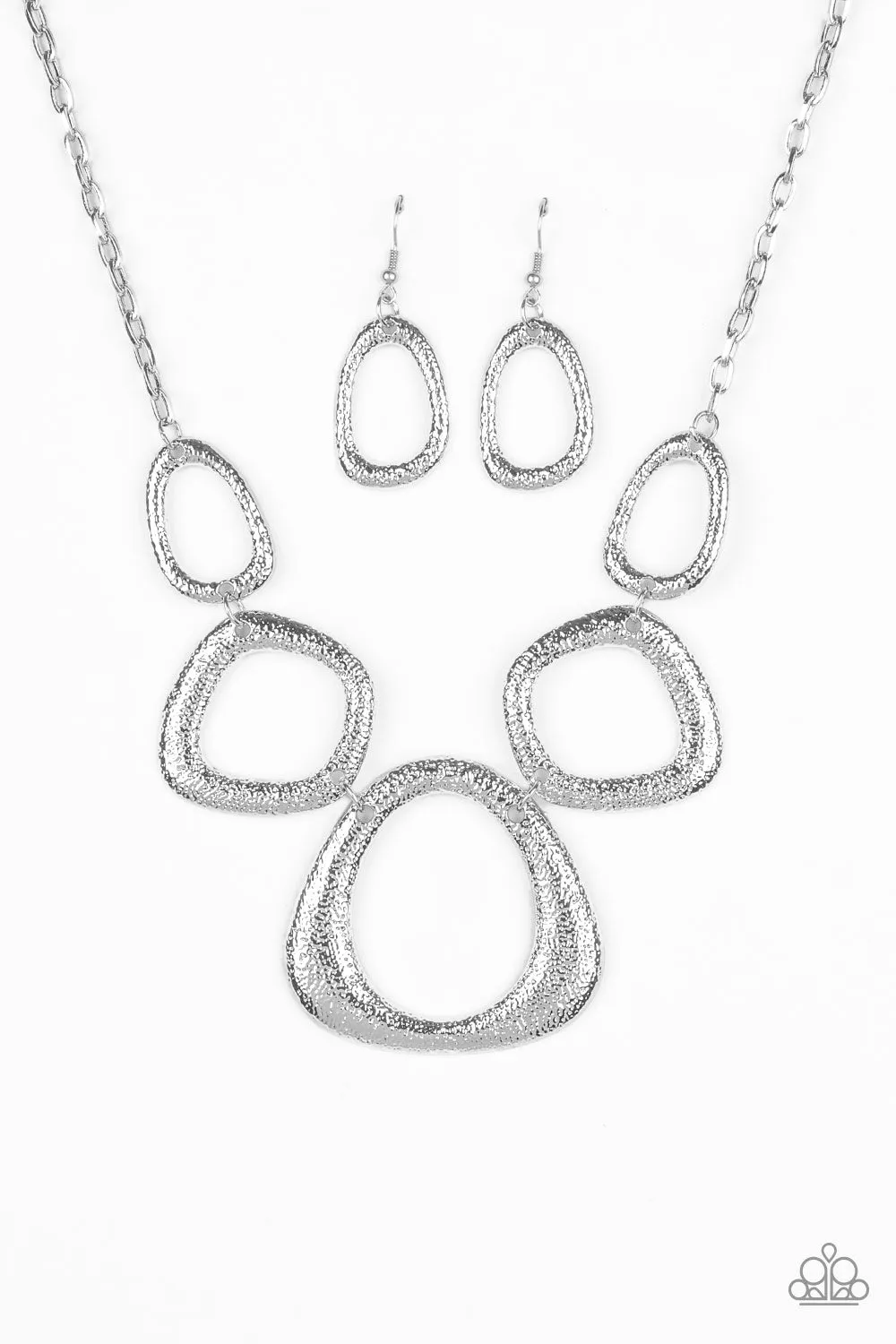 Paparazzi Backstreet Bandit Necklace Silver