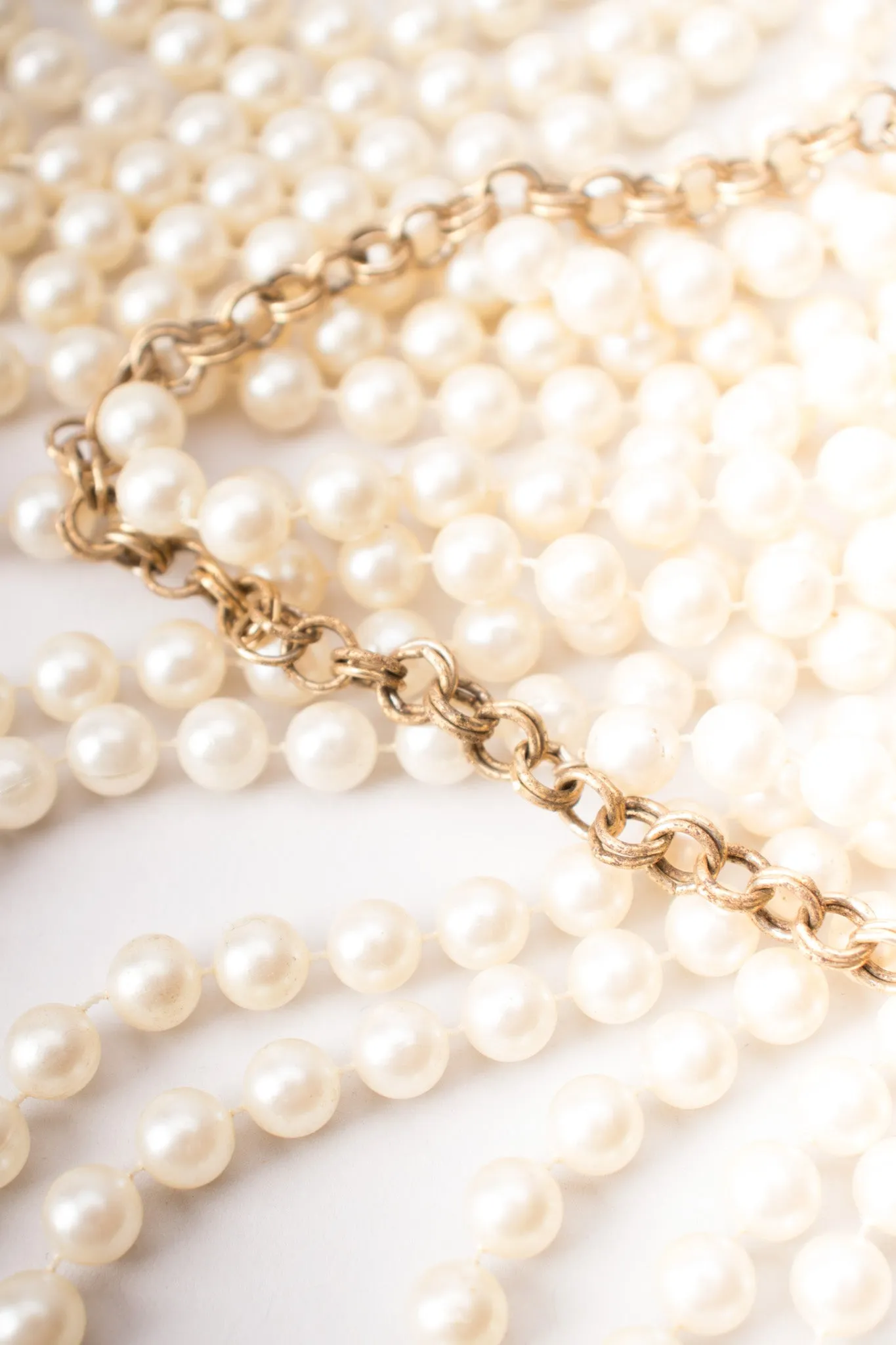 Pearl Chain Capelet