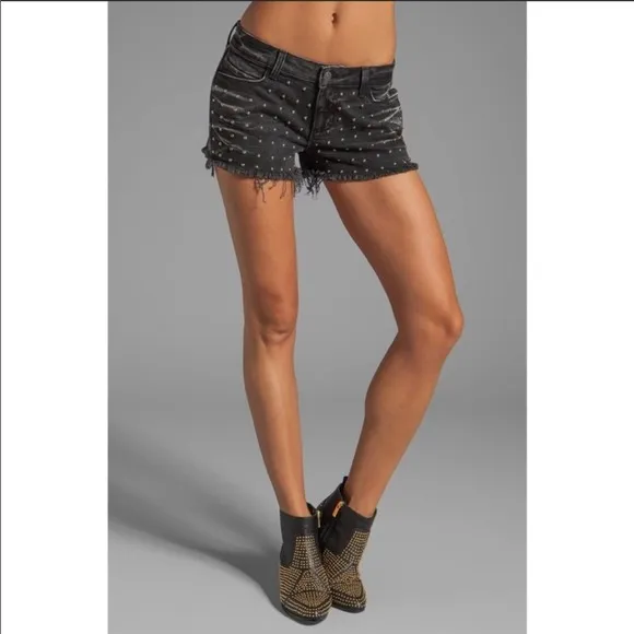 Siwy Alia Cut-off Shorts in Renegade with Studs Size 24