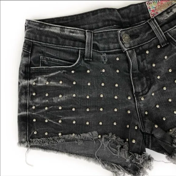 Siwy Alia Cut-off Shorts in Renegade with Studs Size 24