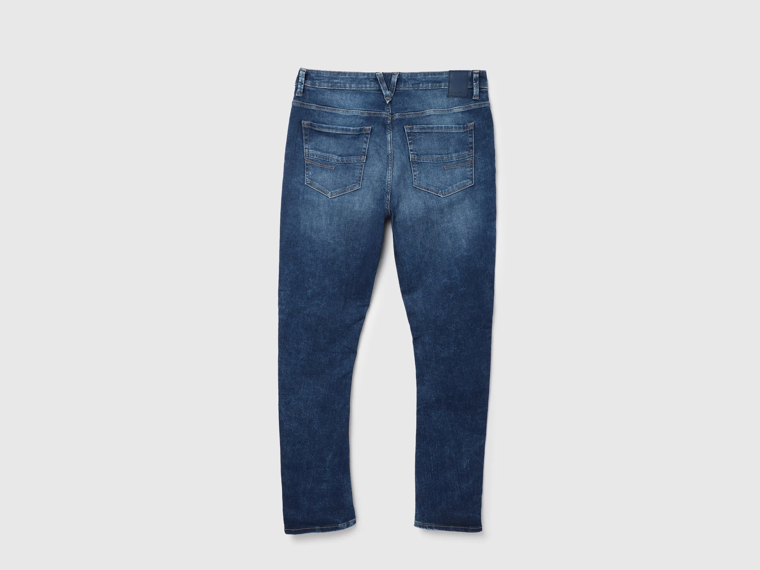 Solid Pattern Carrot Fit Jeans