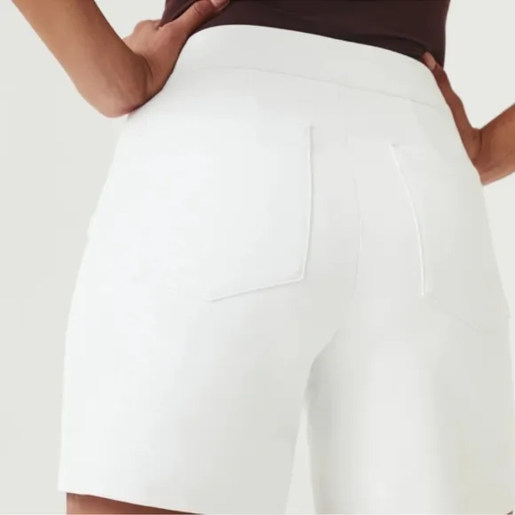 SPANX On-the-Go 6” Shorts with Ultimate Opacity Technology White Shorts 2X