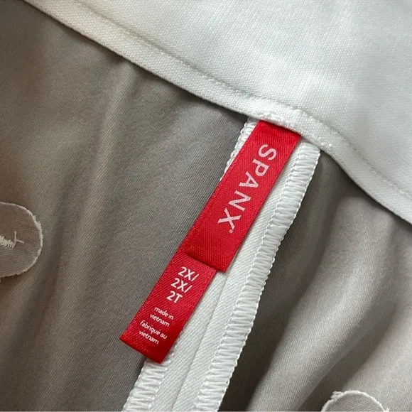 SPANX On-the-Go 6” Shorts with Ultimate Opacity Technology White Shorts 2X