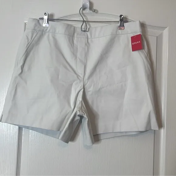SPANX On-the-Go 6” Shorts with Ultimate Opacity Technology White Shorts 2X