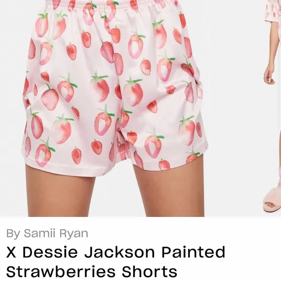 Strawberry shorts (XS)