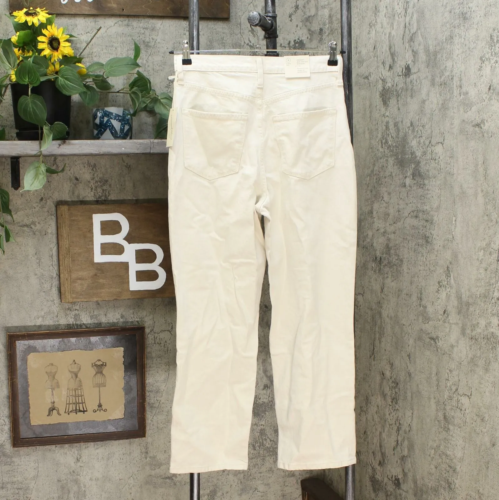 Universal Thread Women's High Rise Vintage Straight Jeans