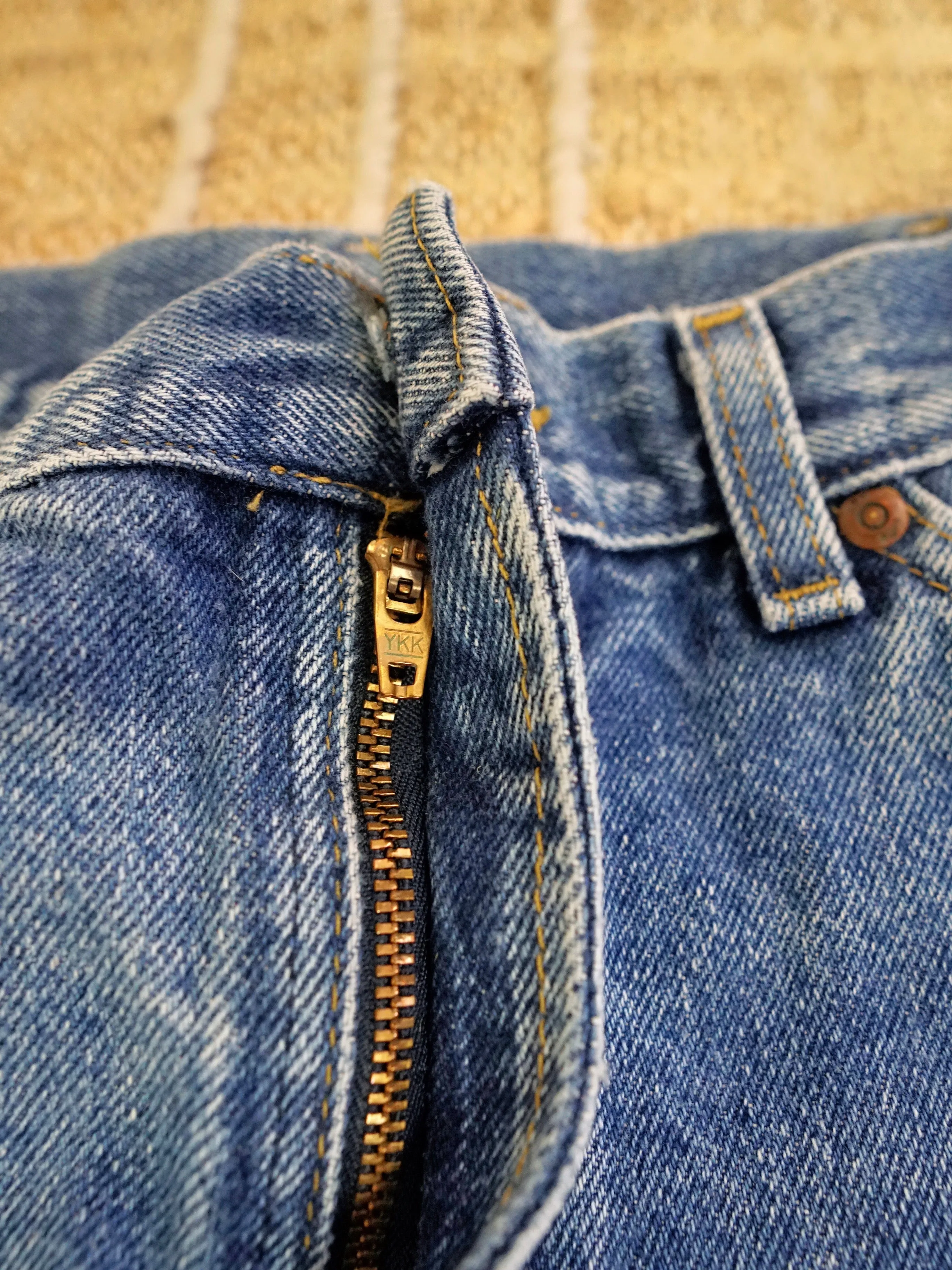 Vintage 80's Lee Cropped Jeans - 33" Waist